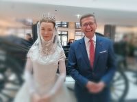 Sisi aus Wachs mit echtem Markus Achleitner (c) maic Bild 9.jpg