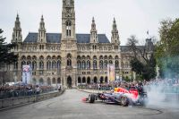 F1 Showrun Wien (c) Platzer Red Bull Content Pool.jpg