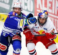 McBride (VSV) und Garrett Roe (EC RBS) (c) GEPA Jannach.jpg