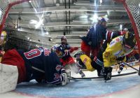 Bullen gegen Caps (c) GEPA.jpg