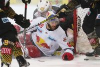 Florian Baltram (EC RBS) und Jean Philippe Lamoureux (Capitals) (c) GEPA Mandl
