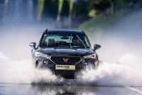 Sicher im Regen (c) ÖAMTC Fahrtechnik Houdek Photographie